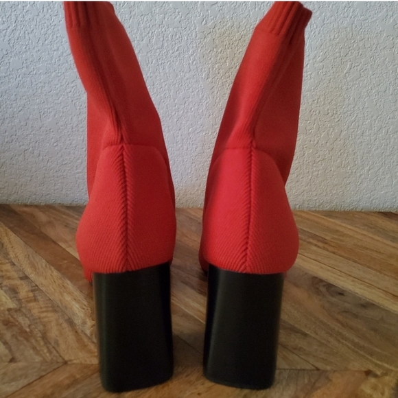 Nordstrom rack Abound ankle boots knit slip in sz 8 - Picture 3 of 7